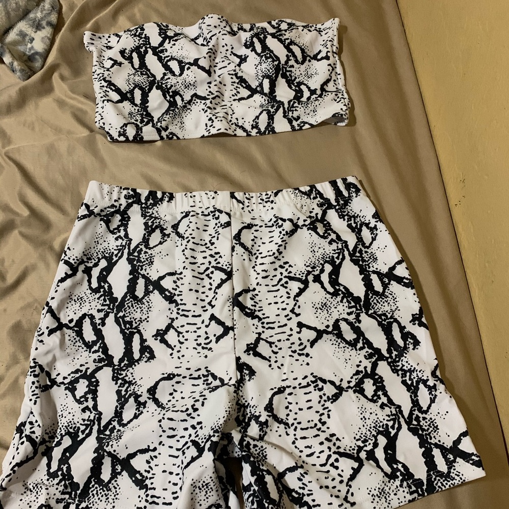 Two piece, zebra/leopard set - Picture 1 of 1